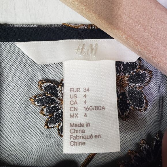H&M Sheer Floral Embroidered‎ Blouse 4 Black Puff 3/4 Sleeve Top - Picture 6 of 11